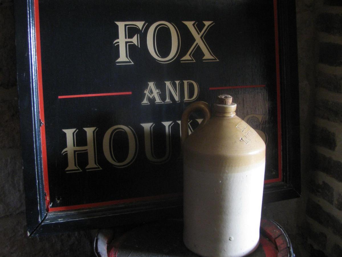 The Fox & Hounds 3*